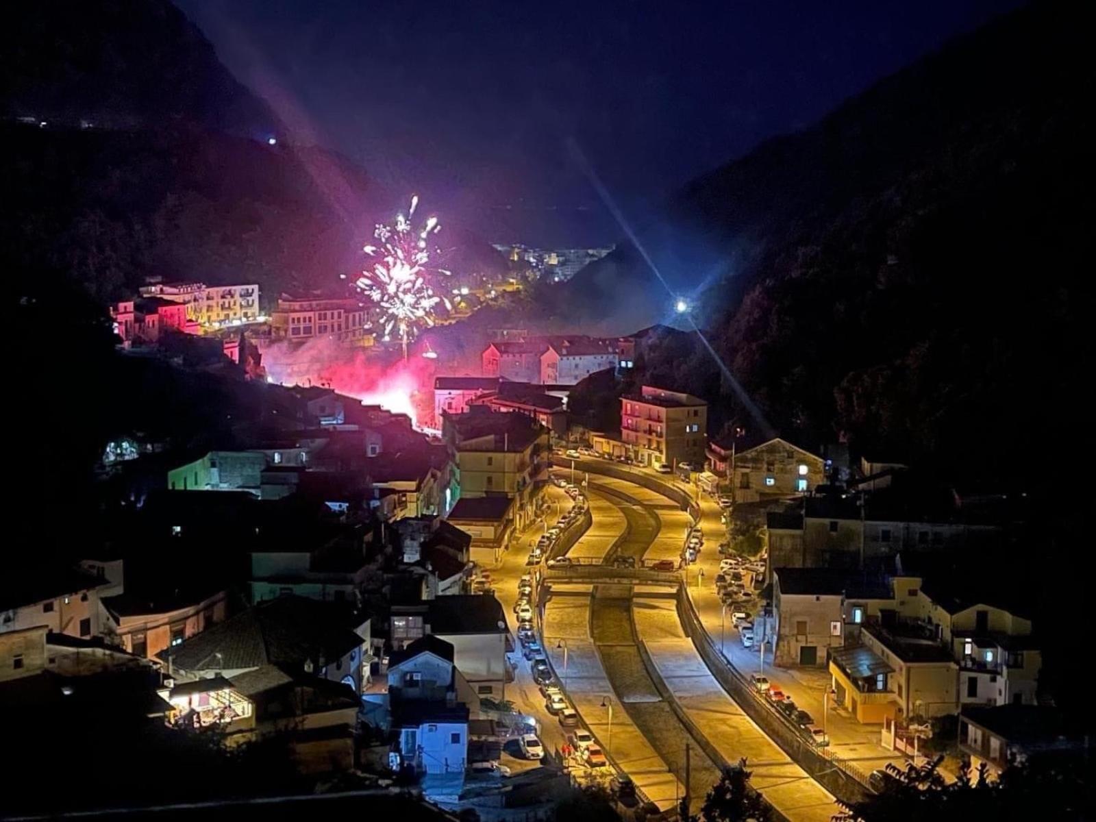 B&B Due Su Due Holiday В'єтрі Екстер'єр фото