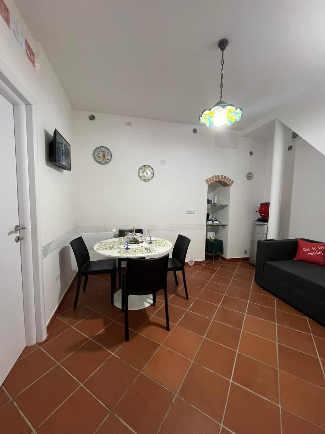 B&B Due Su Due Holiday В'єтрі Екстер'єр фото