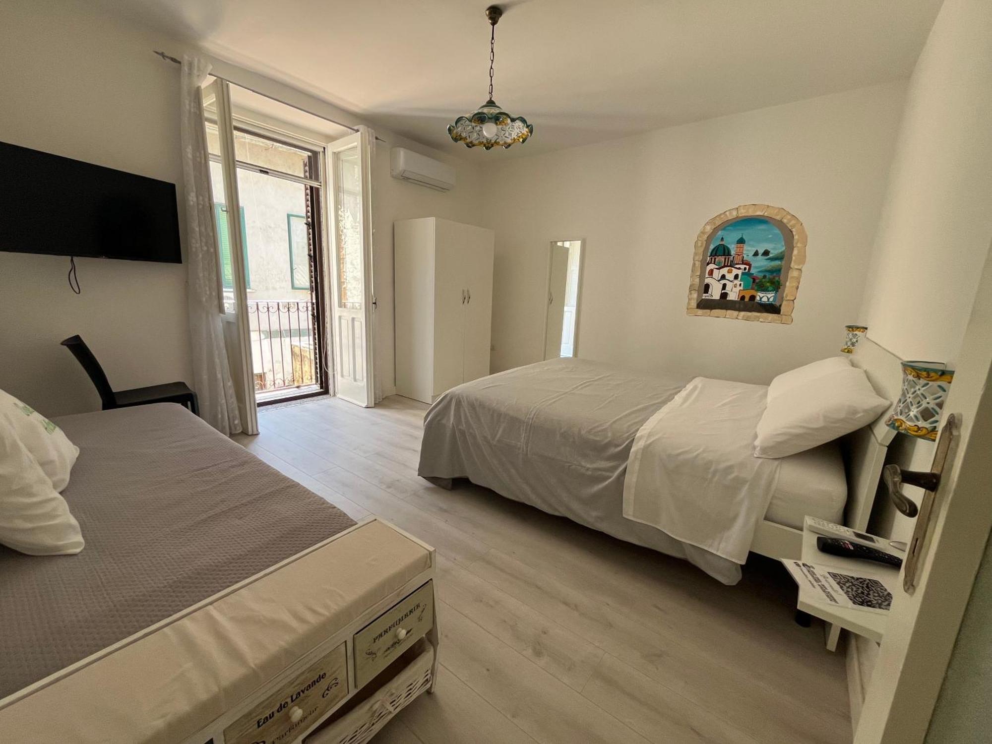 B&B Due Su Due Holiday В'єтрі Екстер'єр фото
